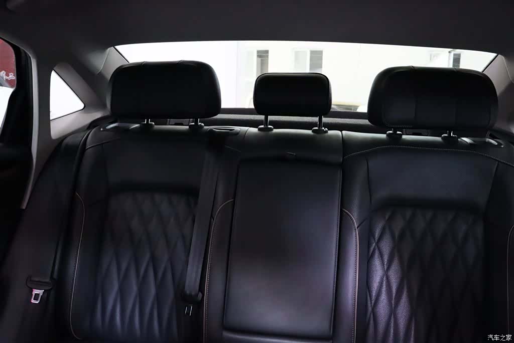 Volkswagen Passat, 2021 13