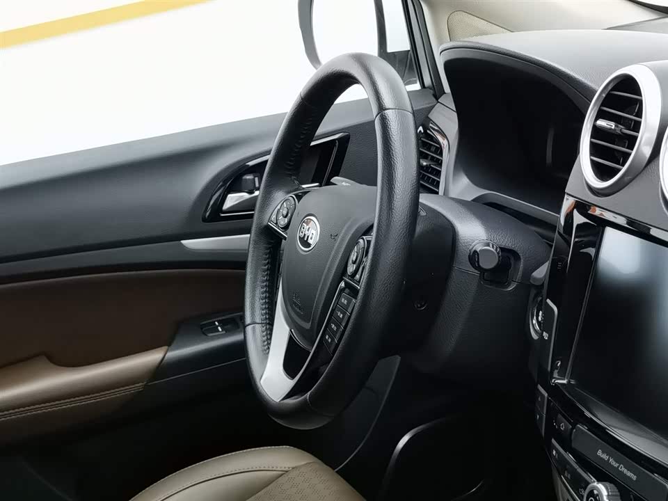 BYD S7