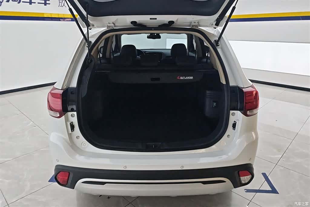 Mitsubishi Outlander, 2020 4