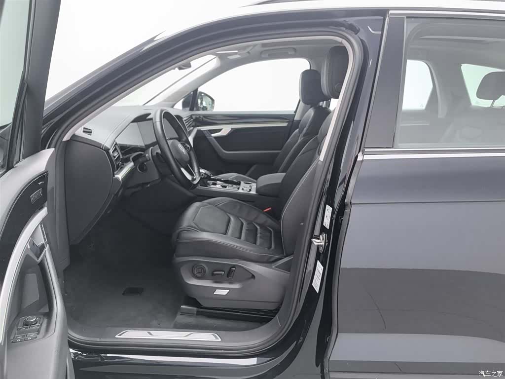 Volkswagen Touareg, 2021 10