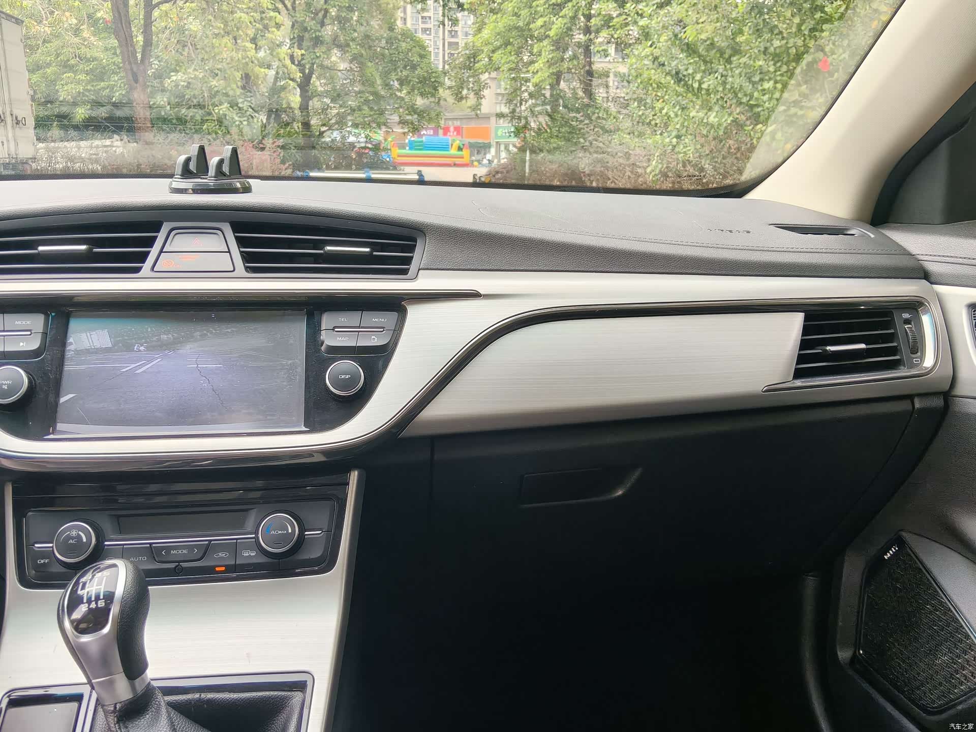 Geely Emgrand, 2016 12