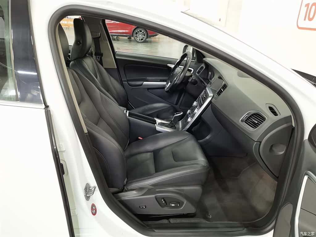 Volvo S60, 2015 23
