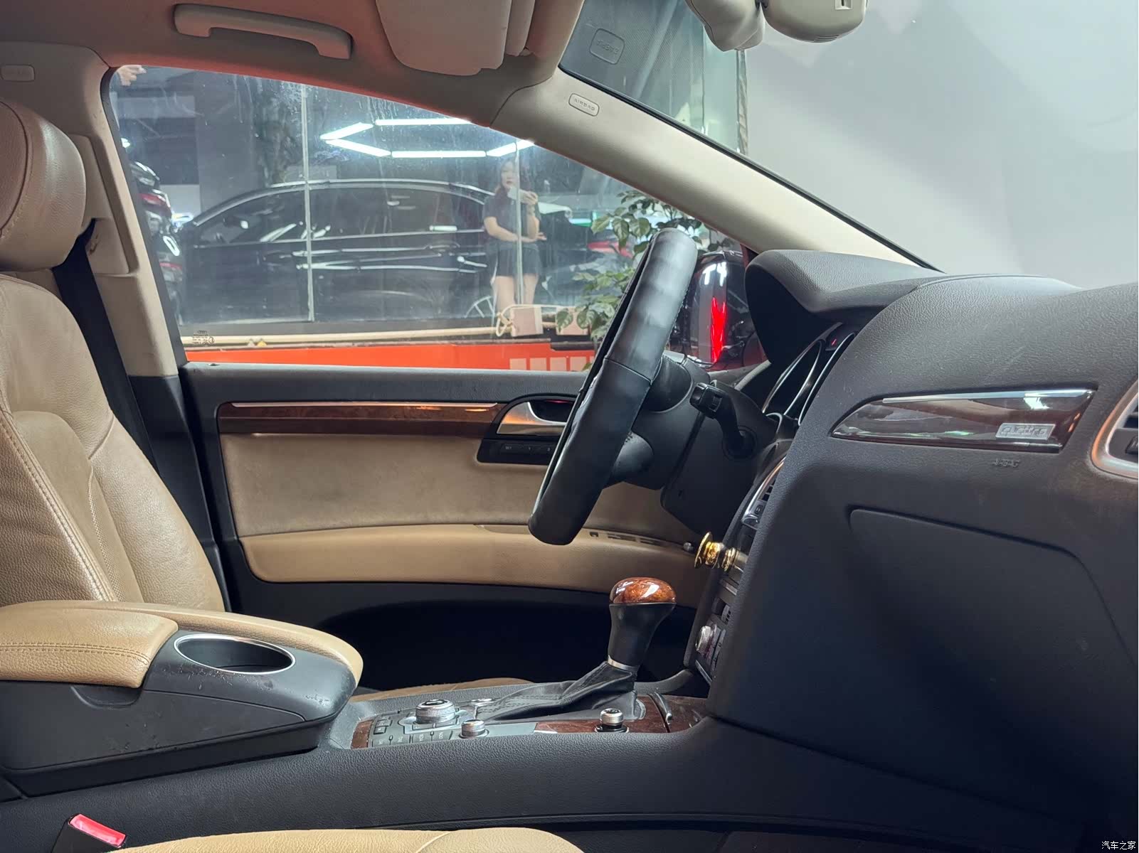 Audi Q7, 2012 11