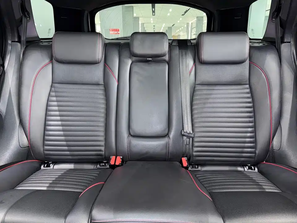 Land Rover Discover sports