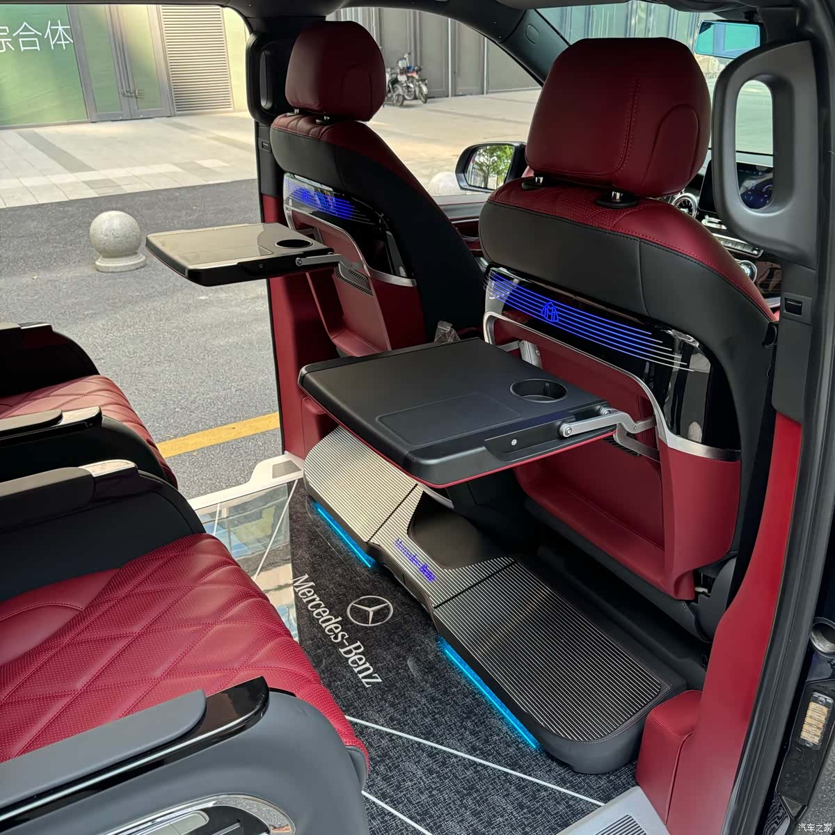 Mercedes-Benz 7, 2020 20
