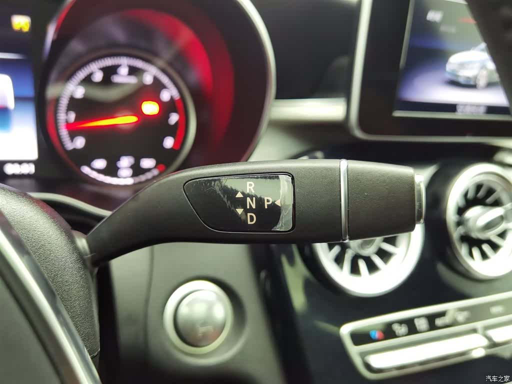 Mercedes-Benz C-Class, 2018 13