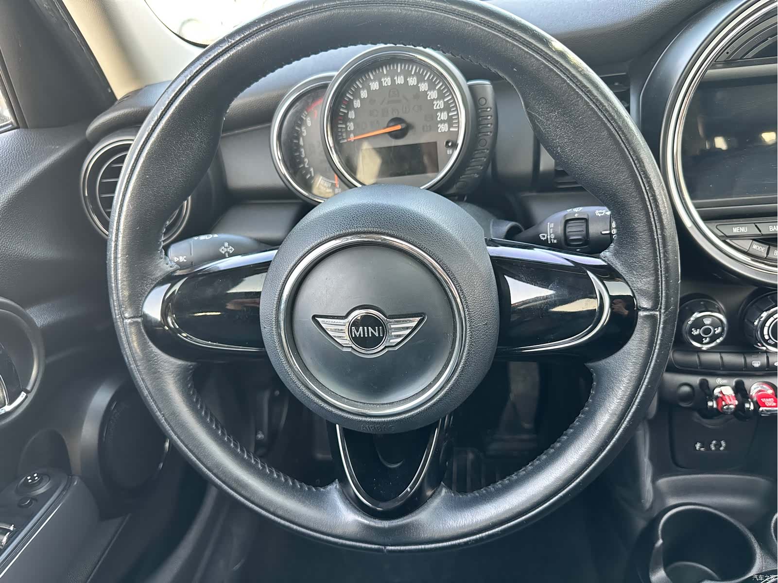 Mini ONE, 2017 14