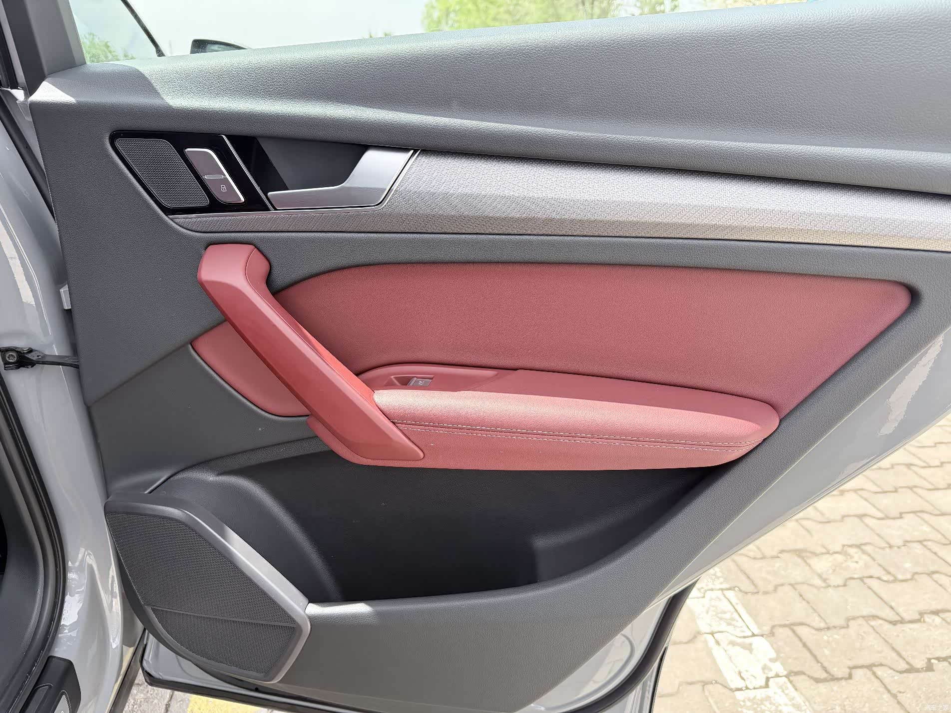 Audi Q5L, 2025 14