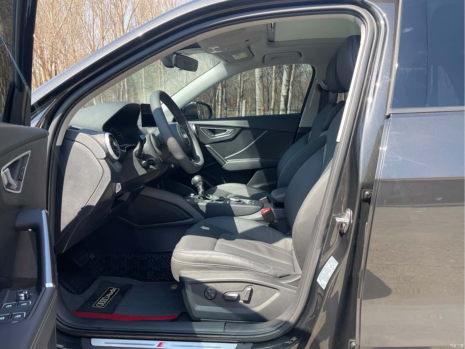 Audi Q2L, 2022 все фото