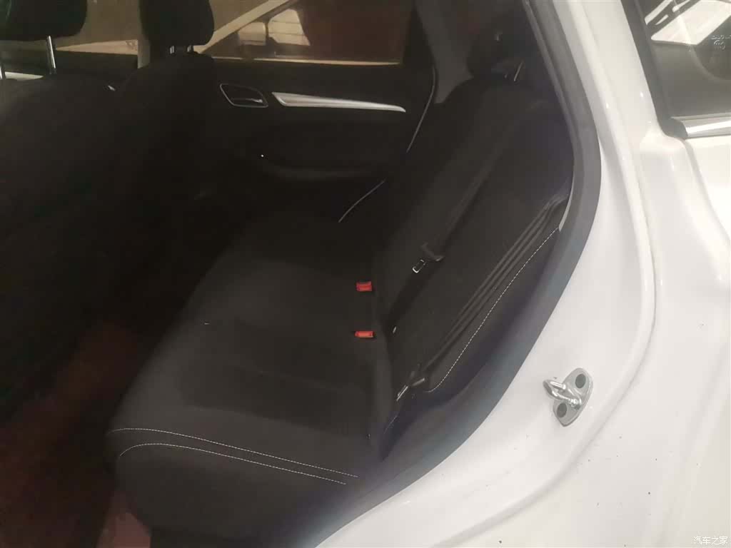 Roewe RX3, 2020 17