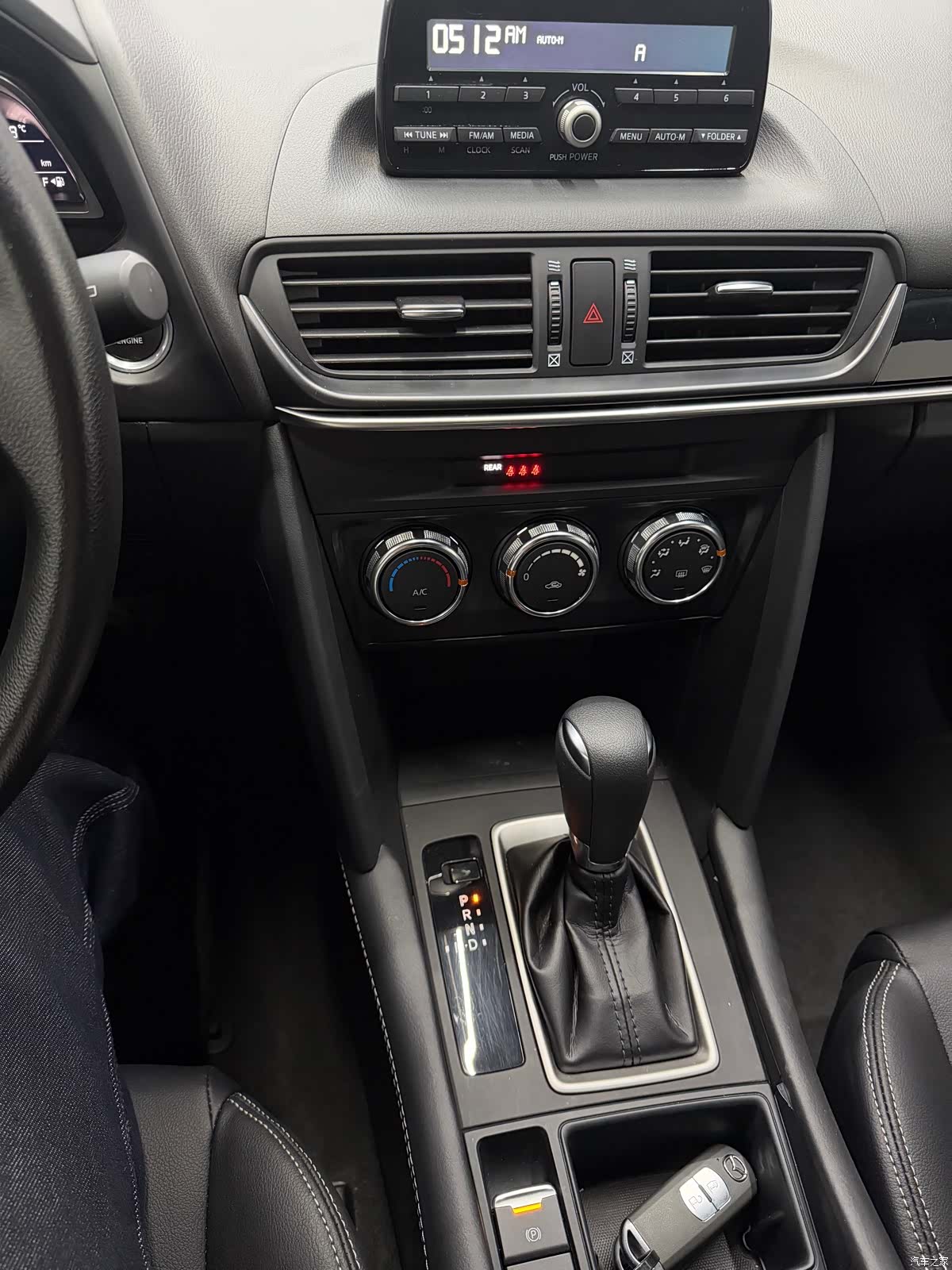 Mazda CX-4, 2023 12