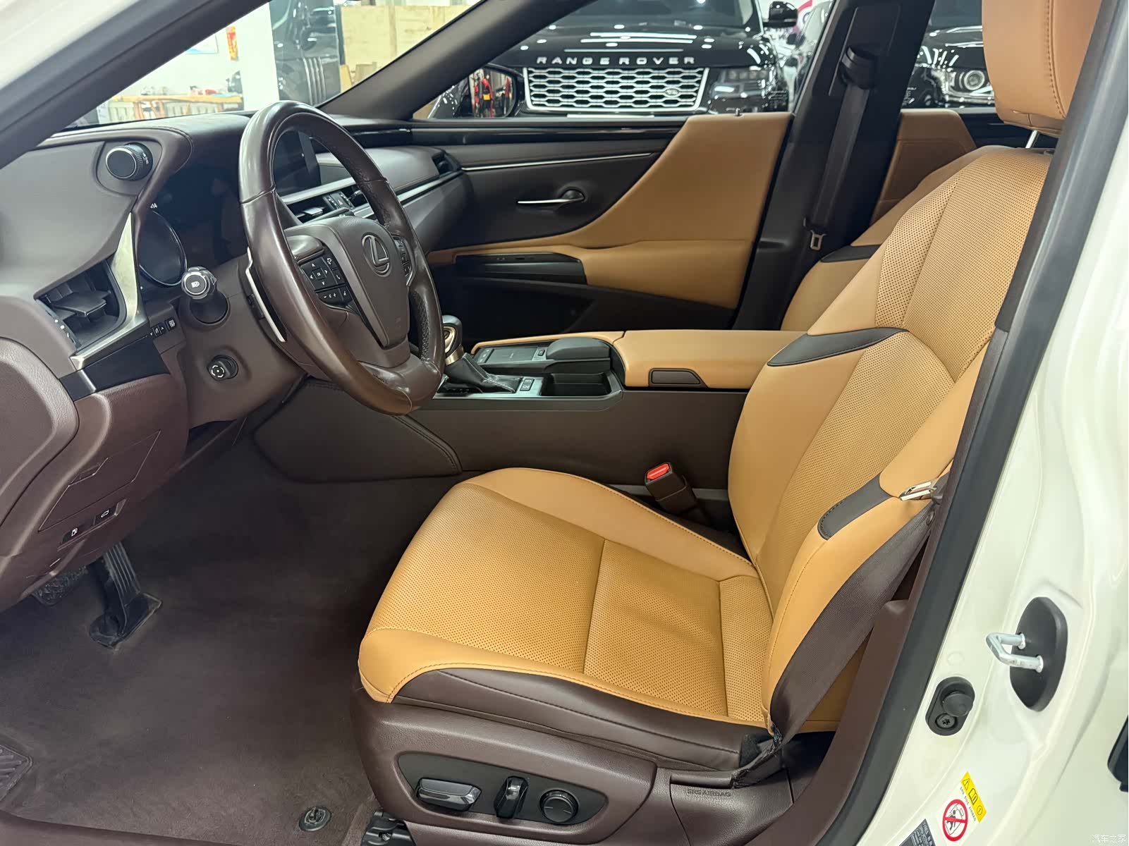 Lexus ES, 2019 13