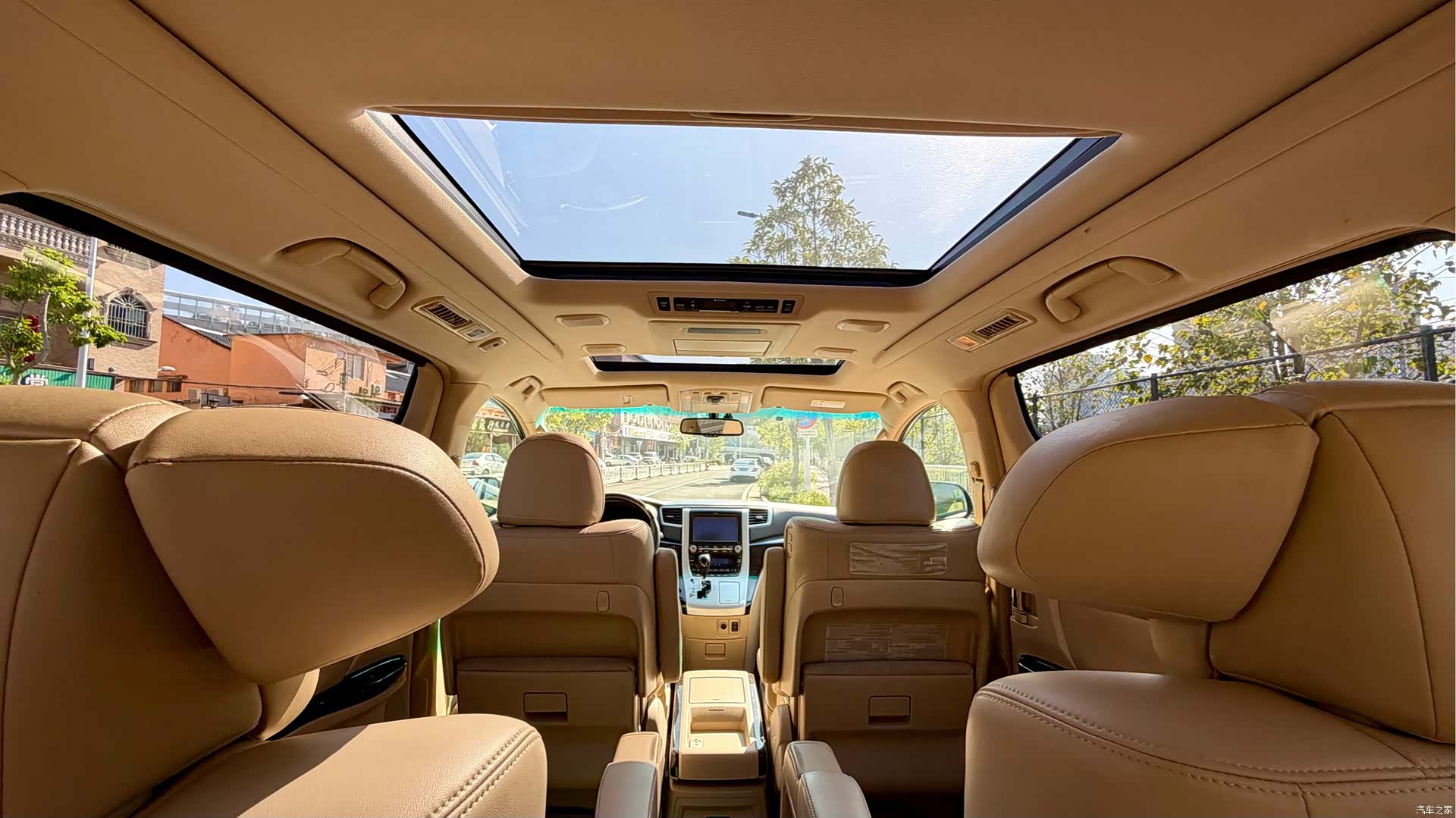 Toyota Alphard, 2012 16