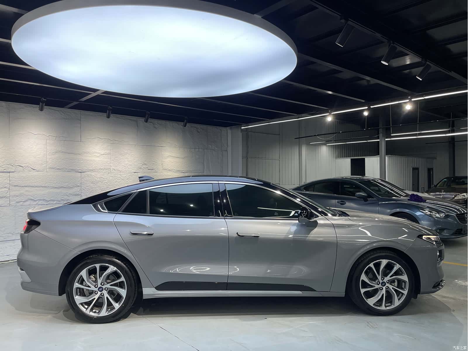 Ford Mondeo, 2022 4