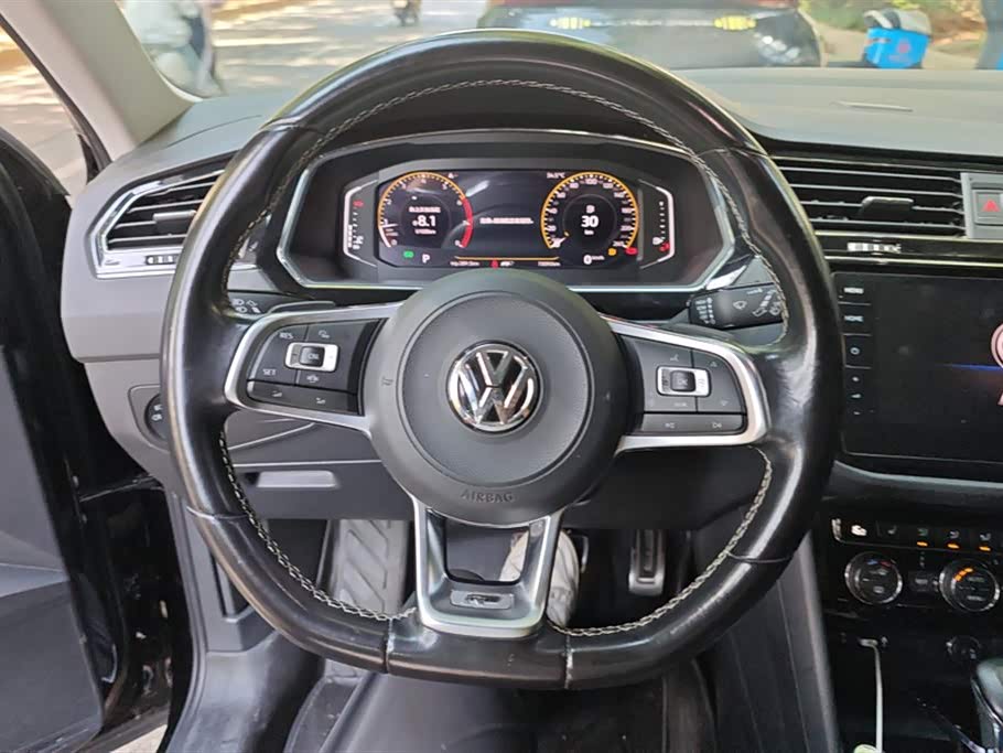 Volkswagen Tiguan L