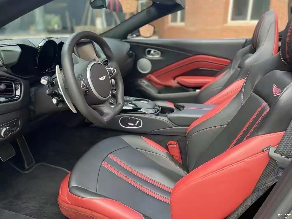 Aston Martin Vantage, 2021 все фото