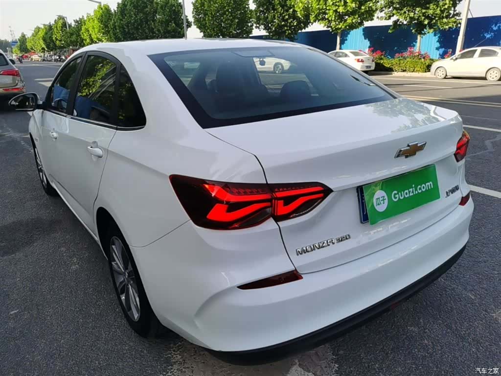 Chevrolet 320, 2022 все фото