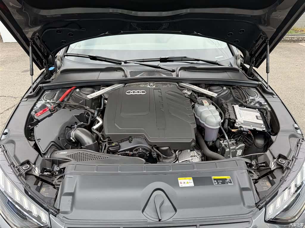 Audi A4L, 2024 14