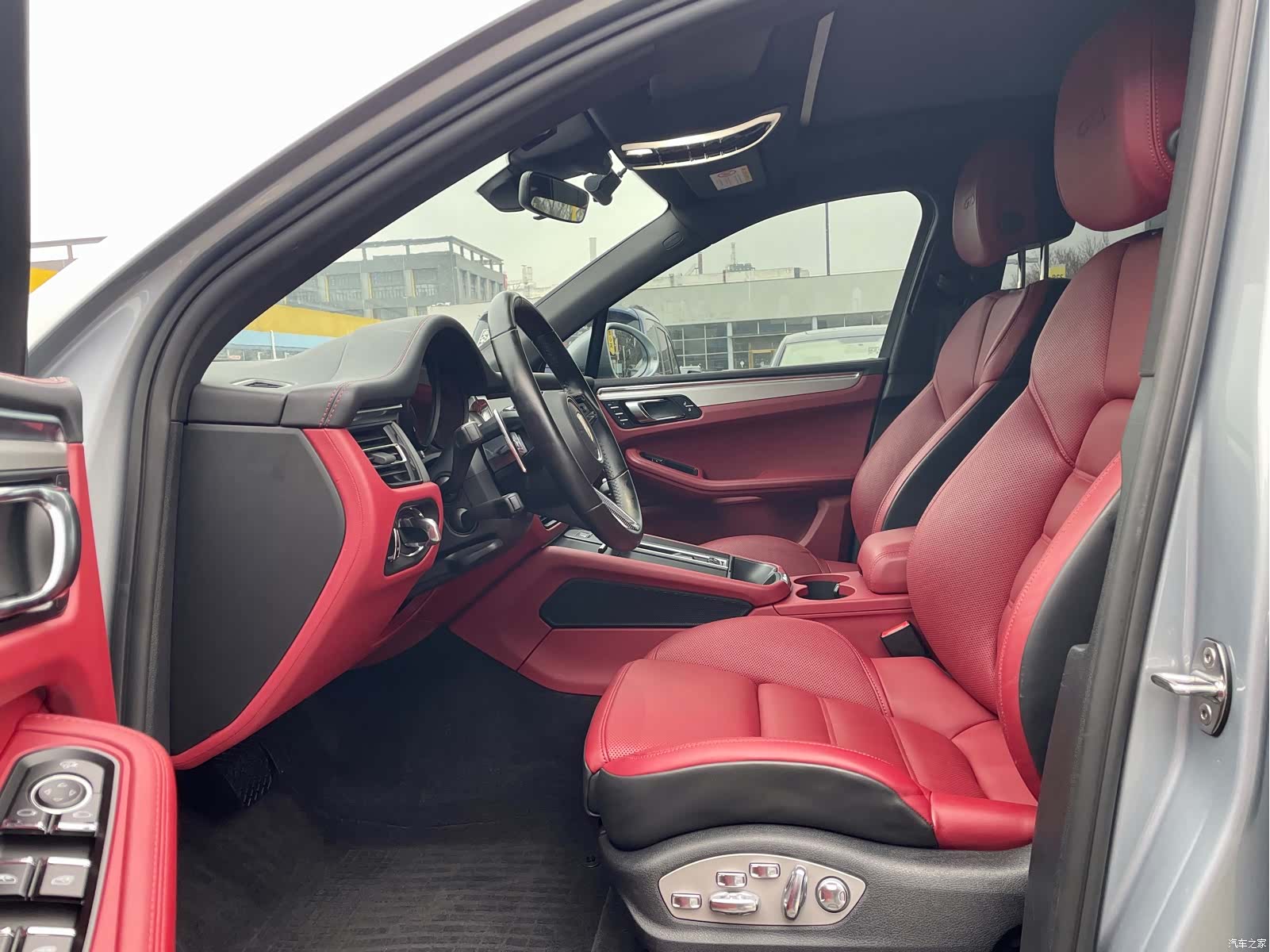 Porsche Macan, 2022 все фото