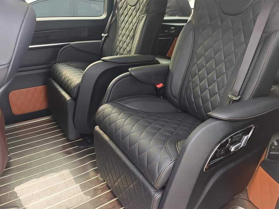 Mercedes-Benz V-class