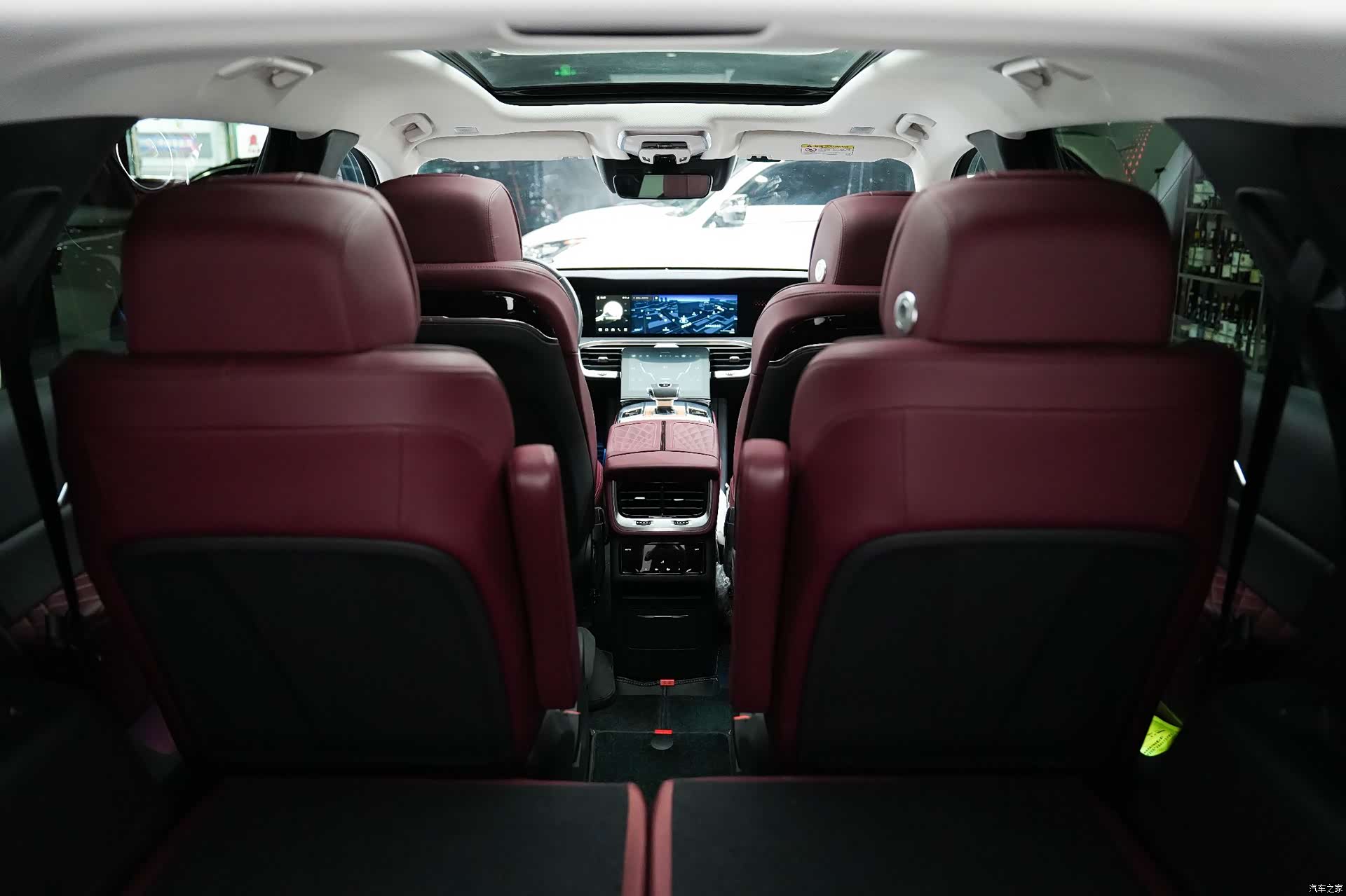 Hongqi E-HS9, 2022 31