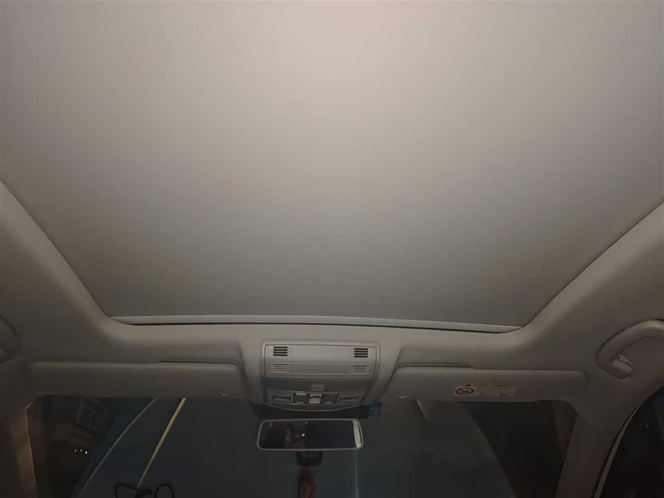 Volkswagen T-ROC exploring Songs