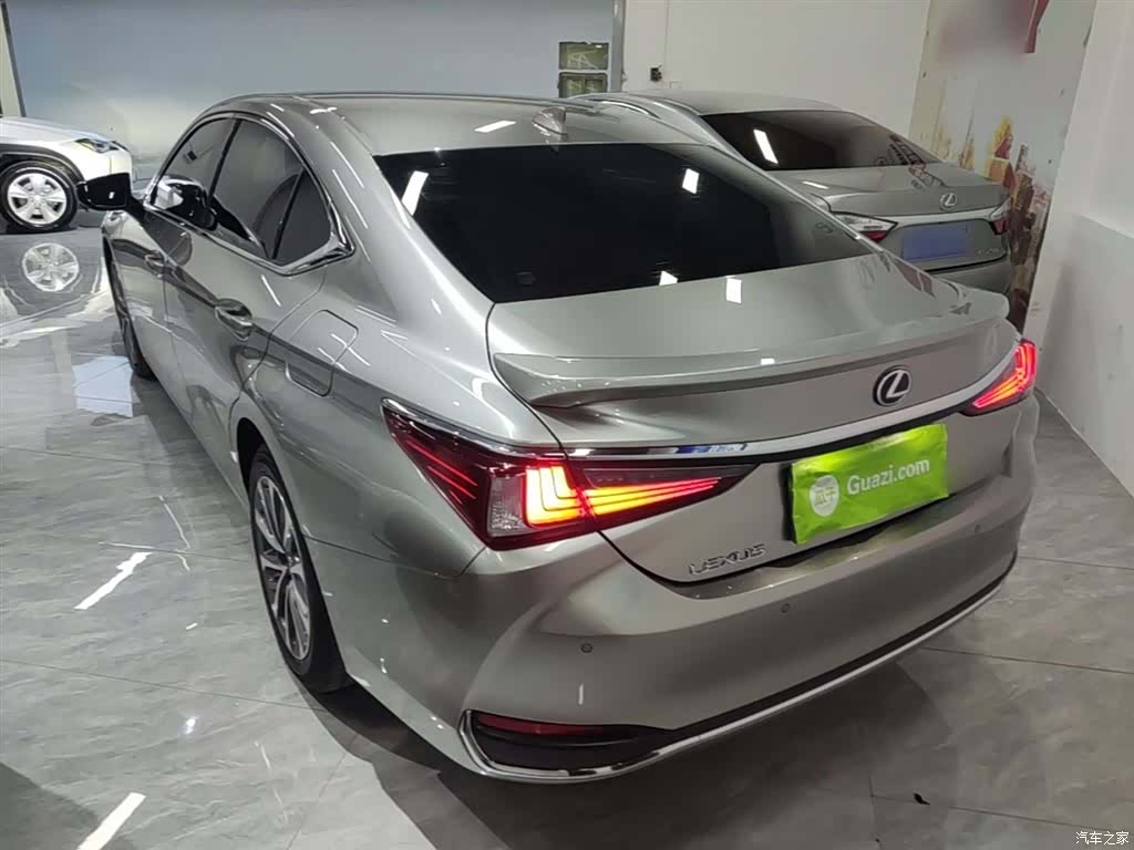 Lexus ES, 2024 все фото