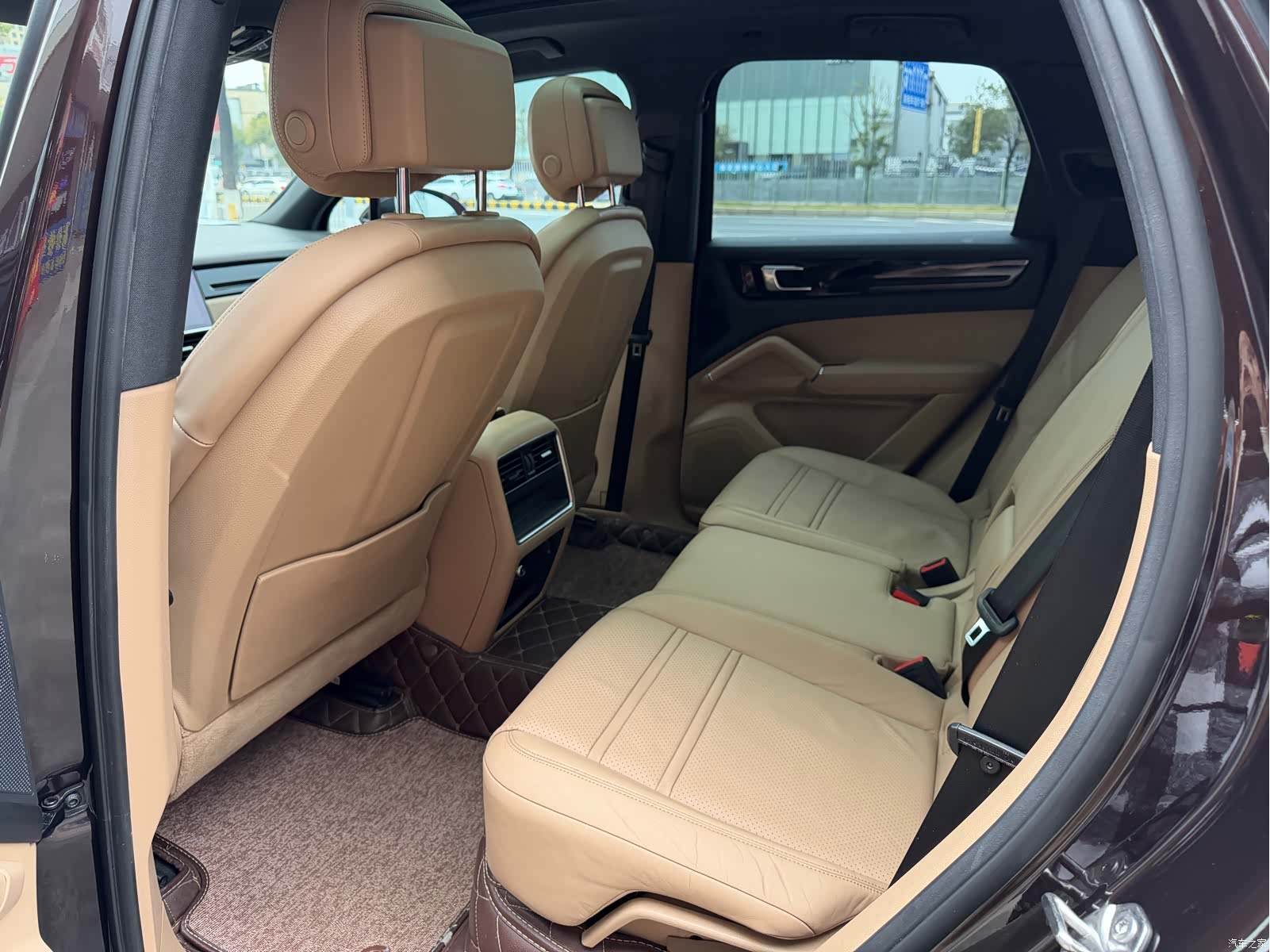 Porsche Cayenne, 2018 все фото