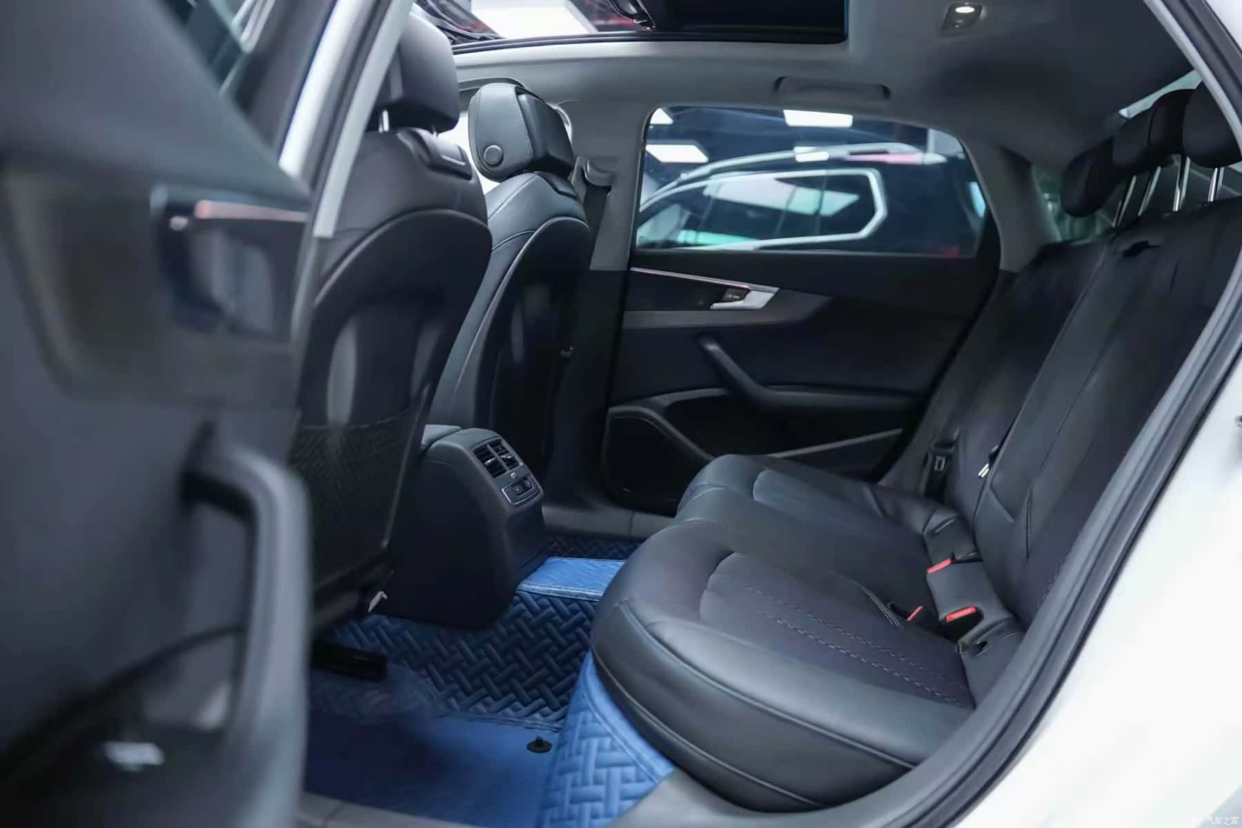 Audi A4L, 2018 все фото