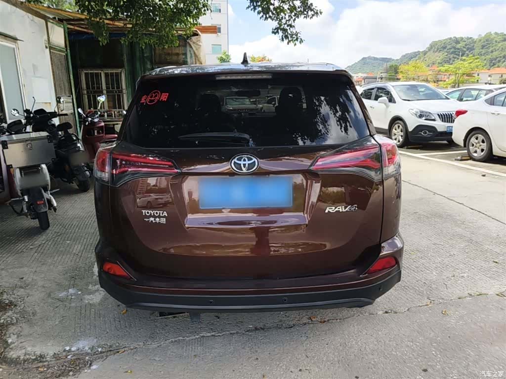 Toyota RAV4, 2017 6