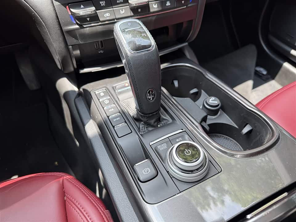 Maserati Ghibli Maserati Ghibli