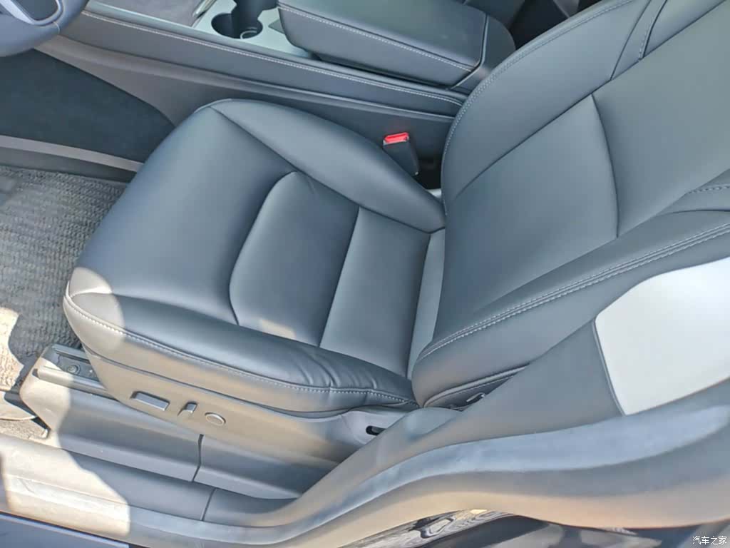 Tesla Model Y, 2022 15