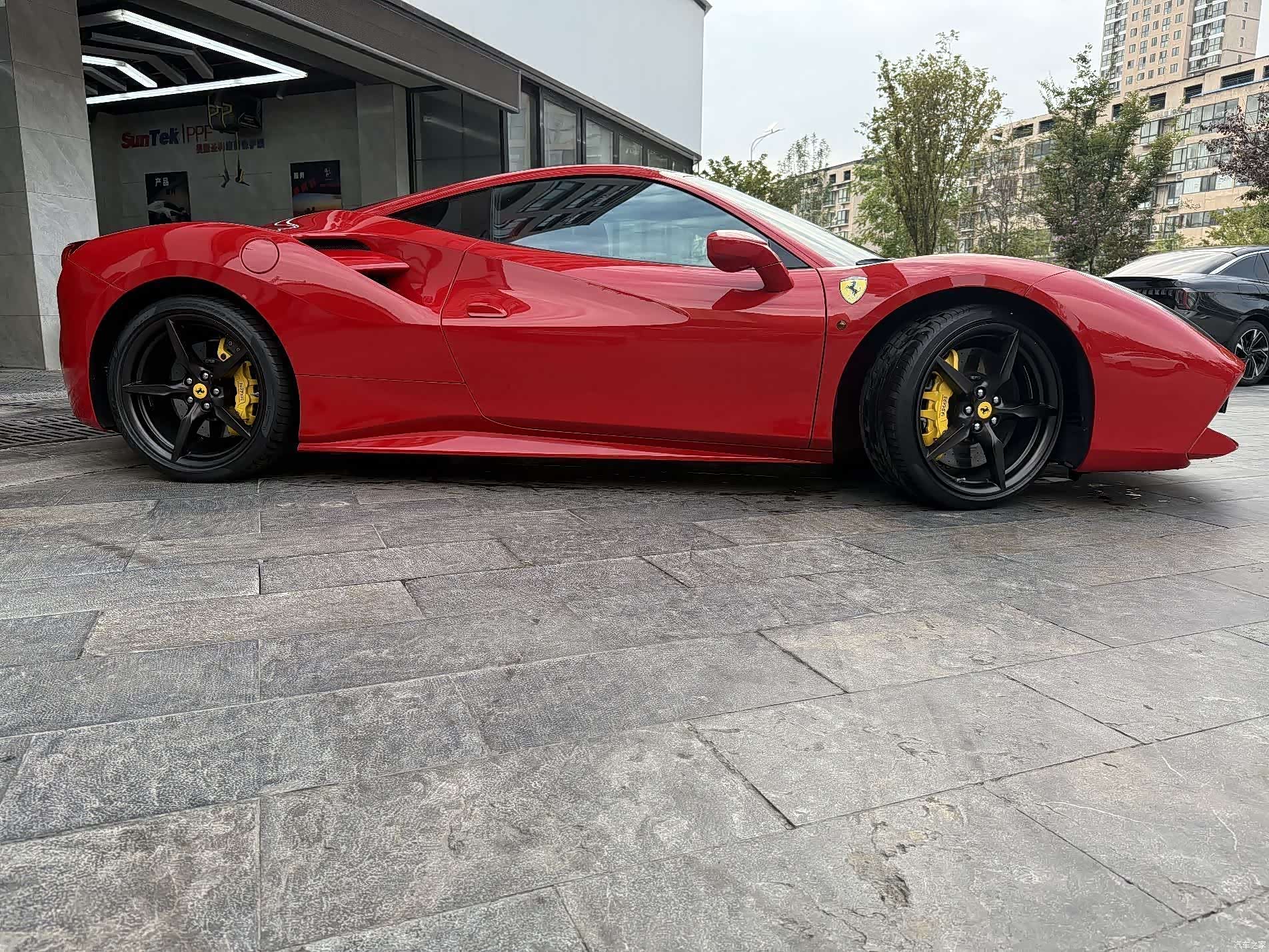Ferrari 488, 2018 3