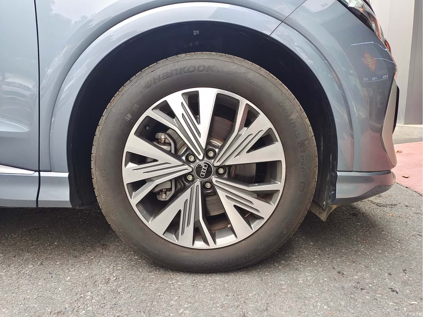 Audi Q4 e-tron, 2025 13