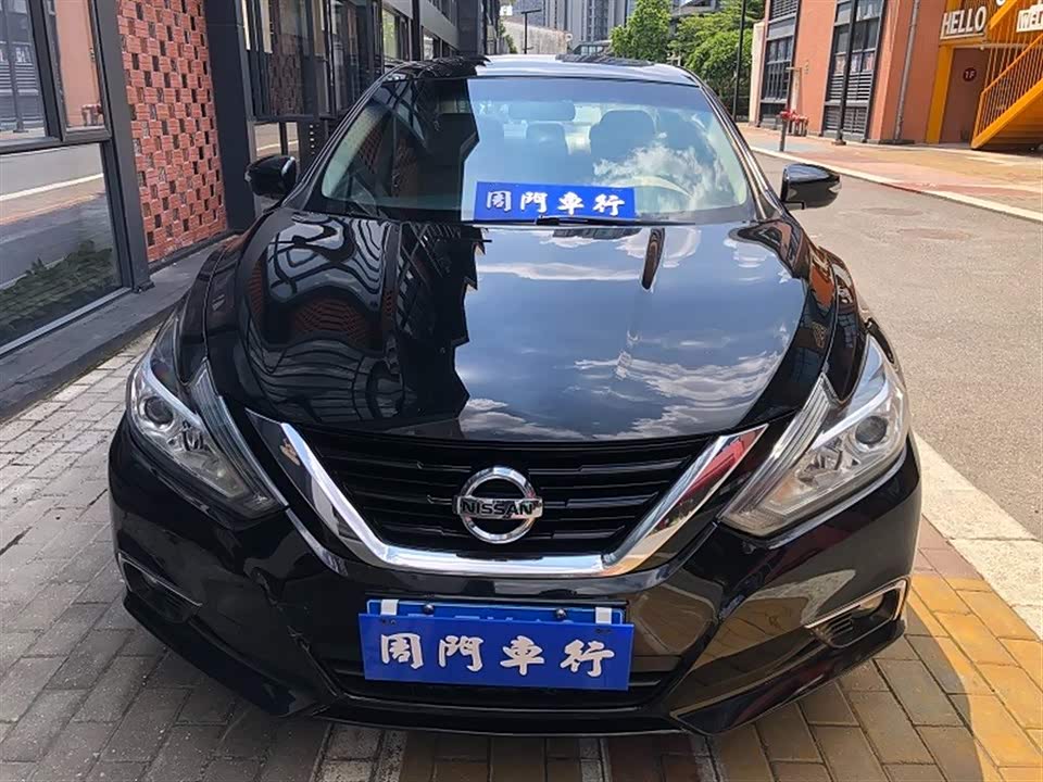 Nissan Teana