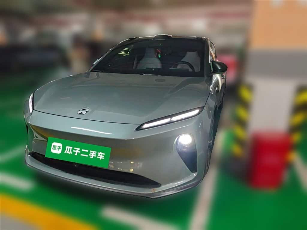 NIO ET5