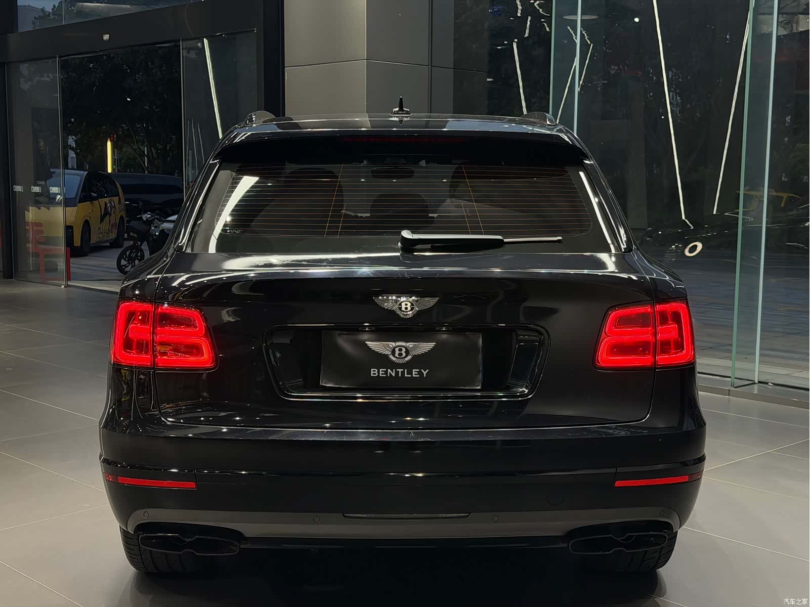 Bentley Bentayga, 2020 4