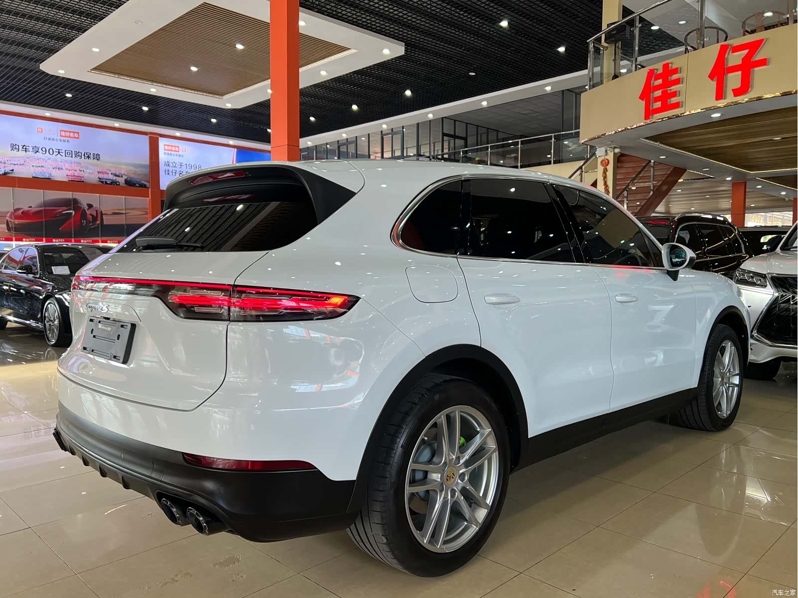 Porsche Cayenne, 2018 все фото