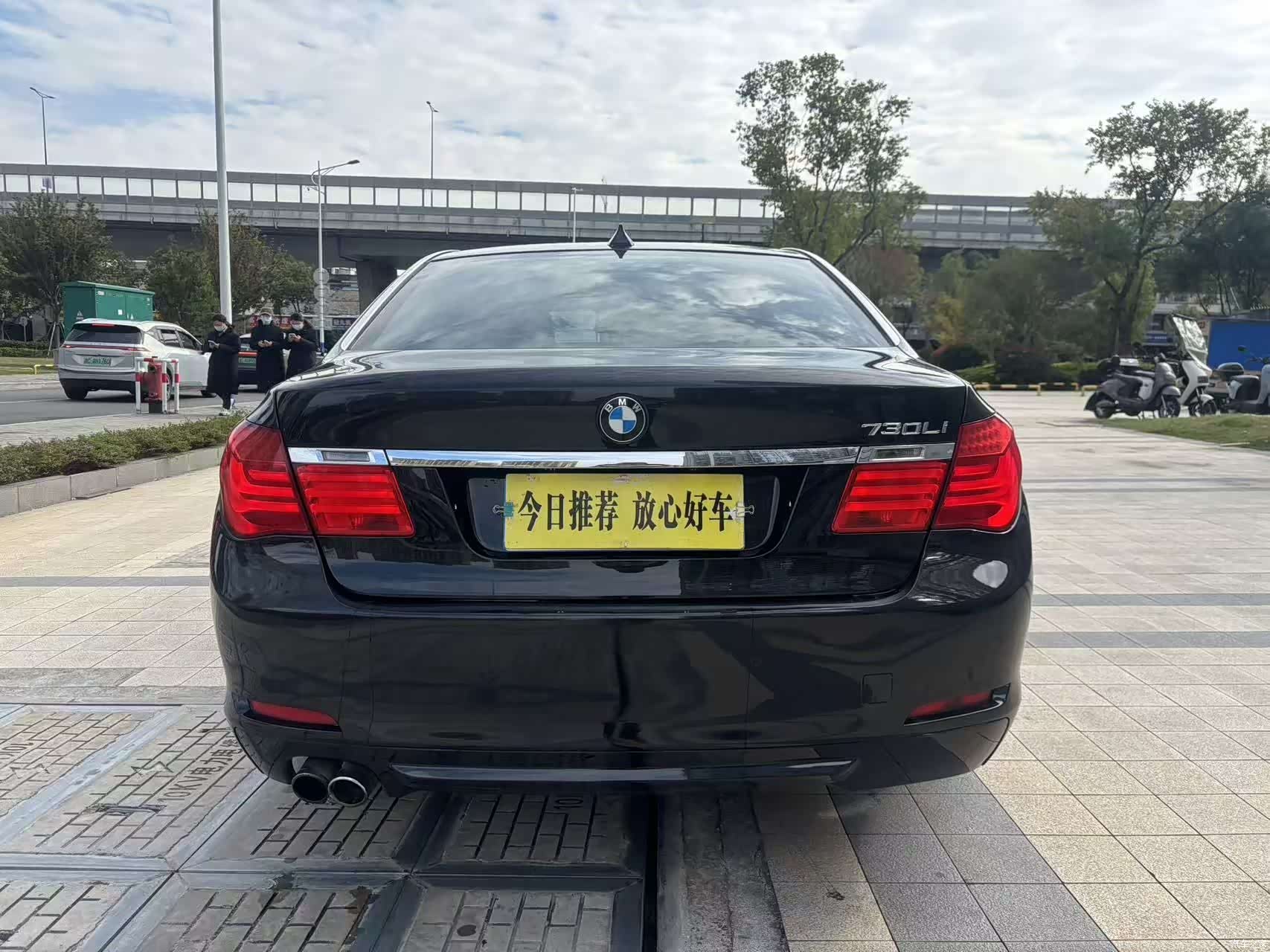 BMW 7 Series, 2011 4