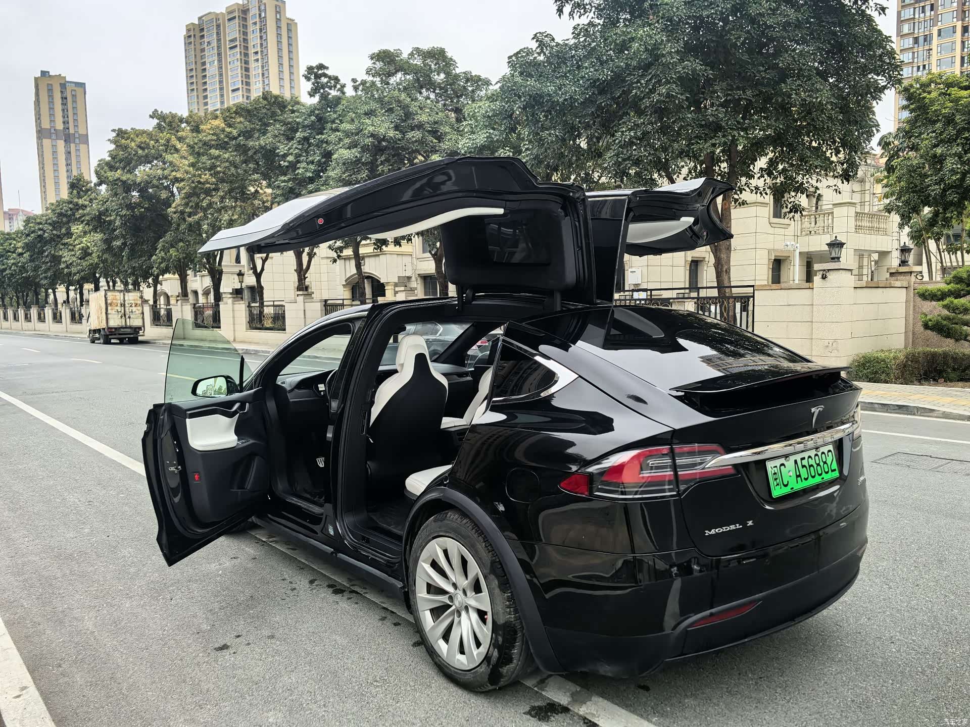 Tesla Model X, 2019 6