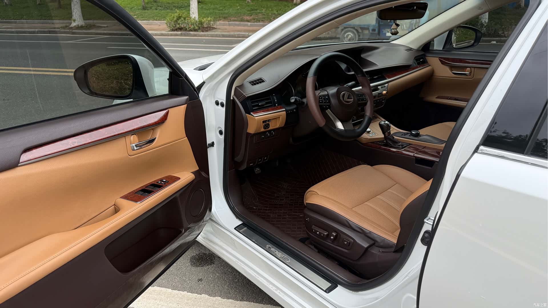 Lexus ES, 2017 9