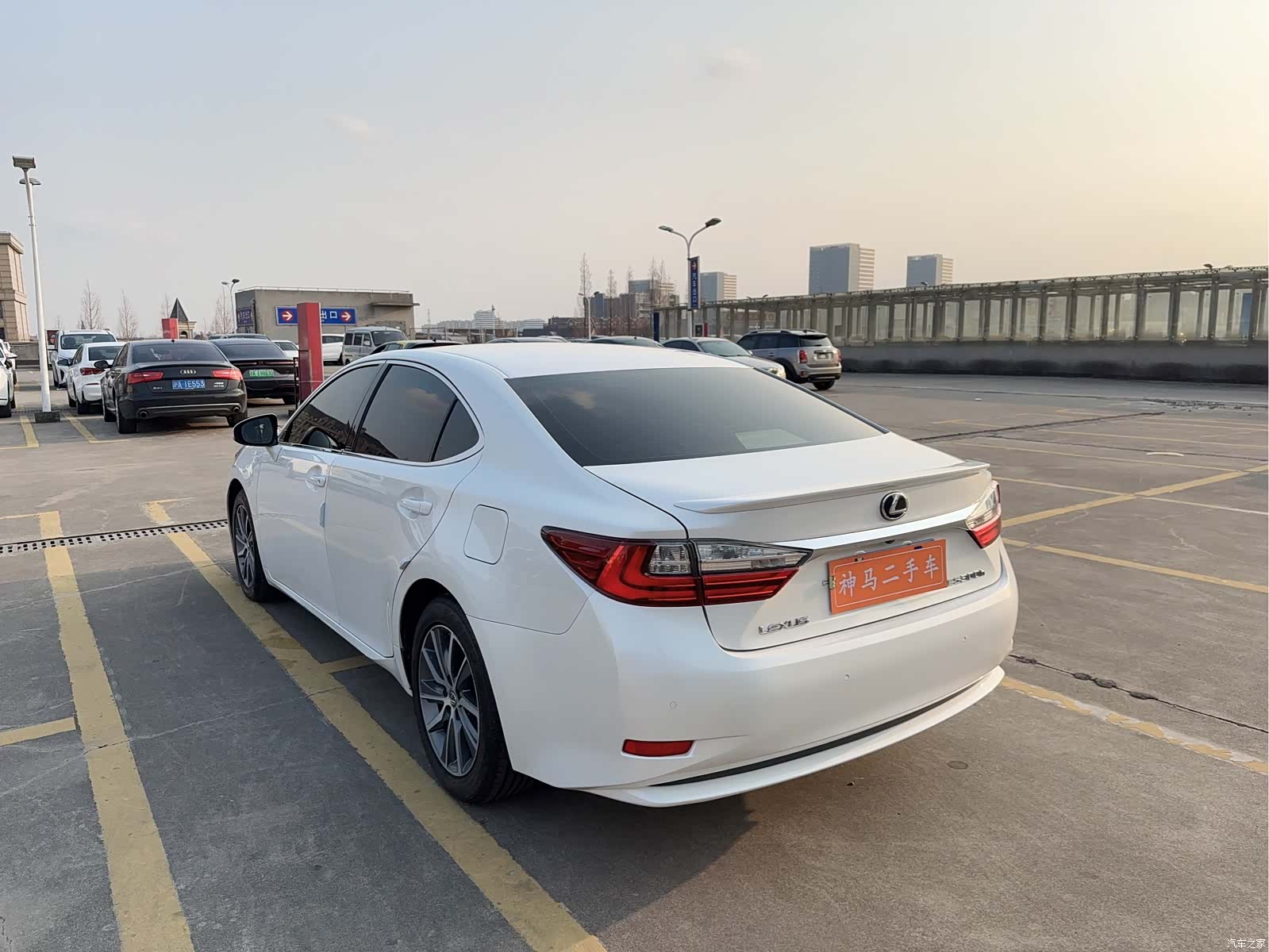 Lexus ES, 2018 4
