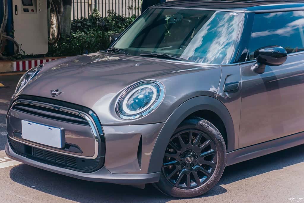 Mini ONE, 2021 14