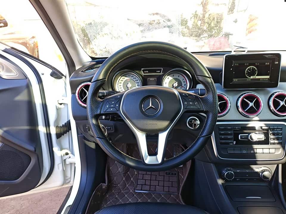 Mercedes-Benz GLA
