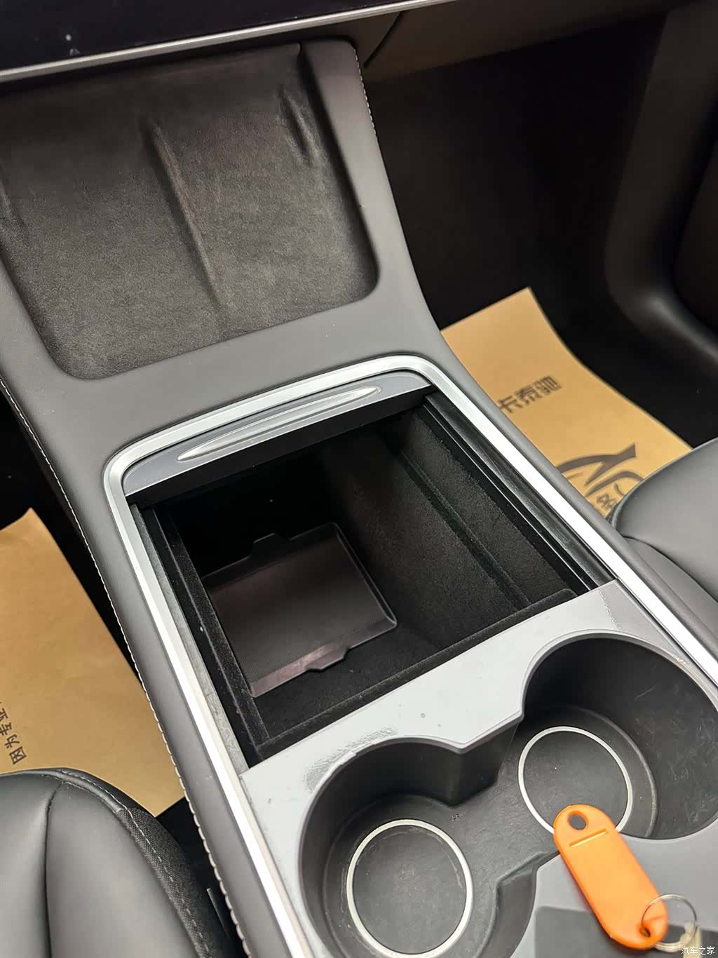 Tesla Model Y, 2023 17