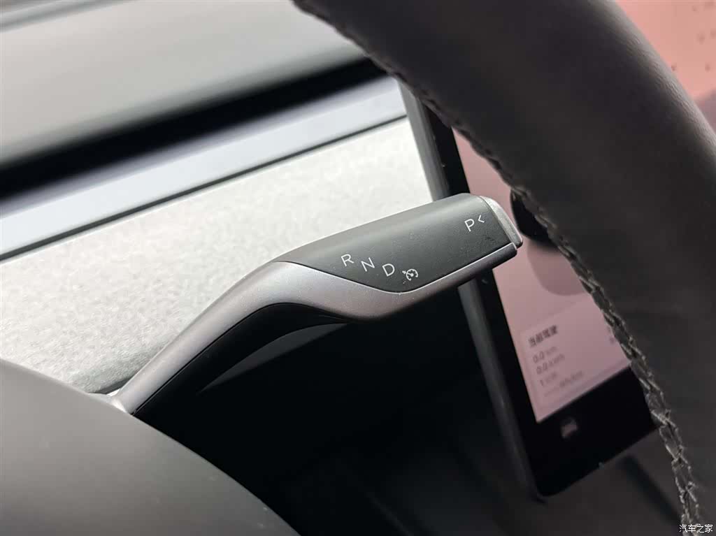 Tesla Model Y, 2023 18