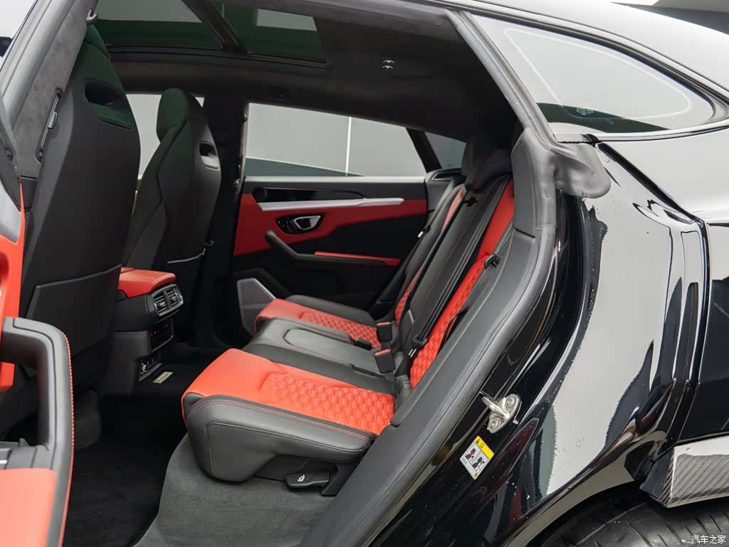 Lamborghini Urus, 2022 12