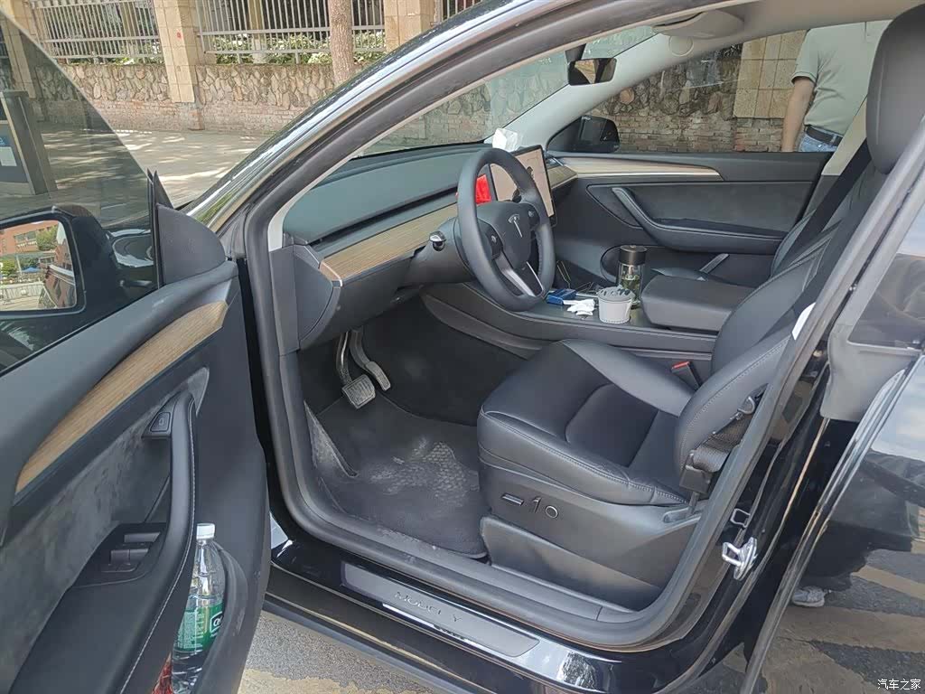 Tesla Model Y, 2023 12