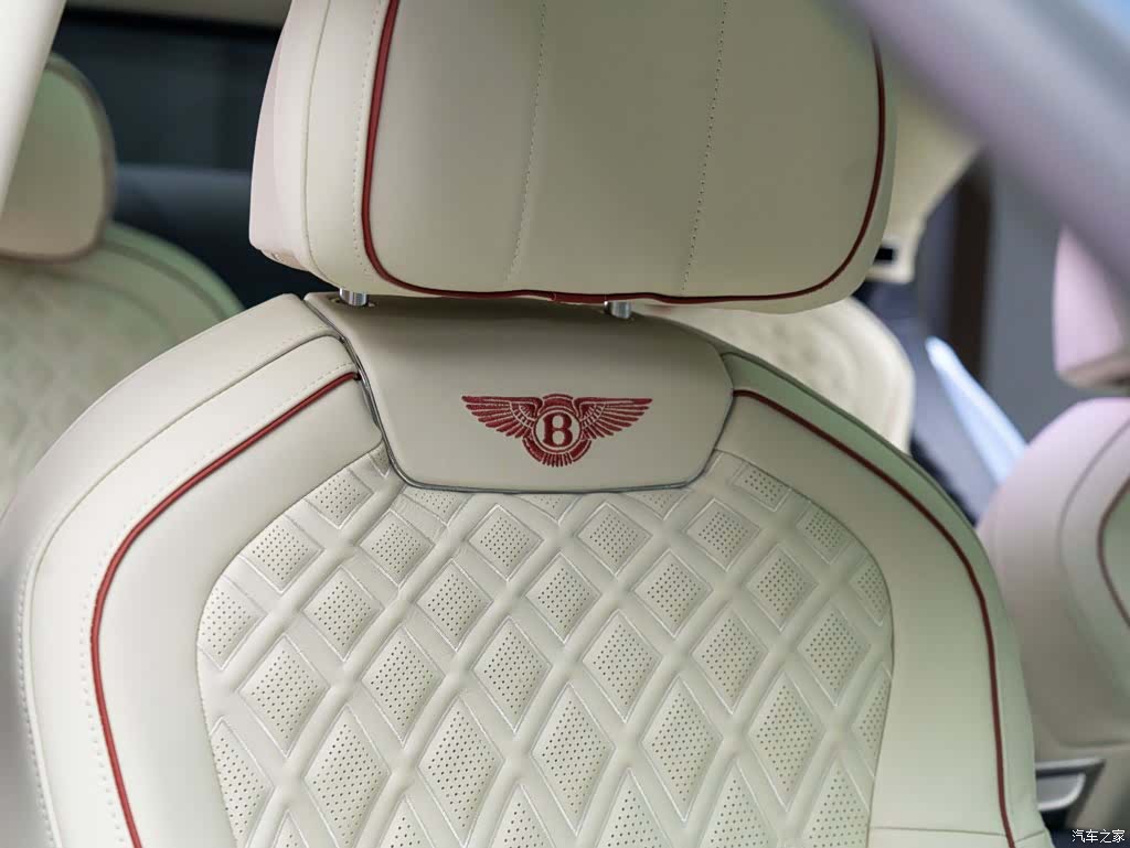 Bentley Flying Spur, 2023 17