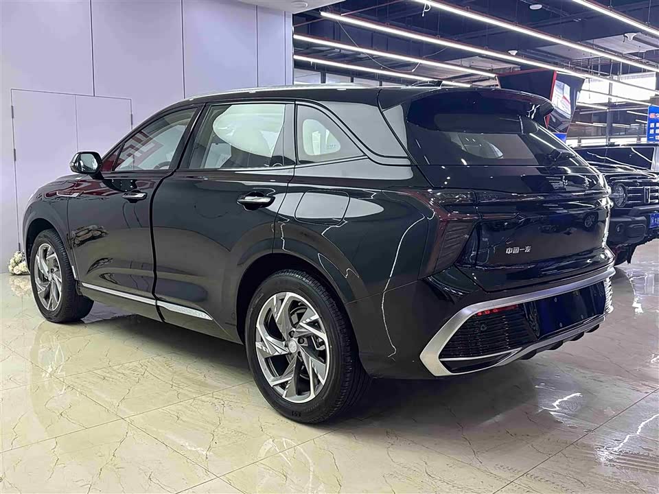 Hongqi HS3 PHEV